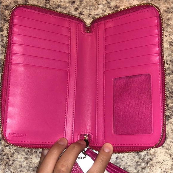 🌺NWOT: COACH WALLET/WRISLET🌺 - Picture 6 of 8